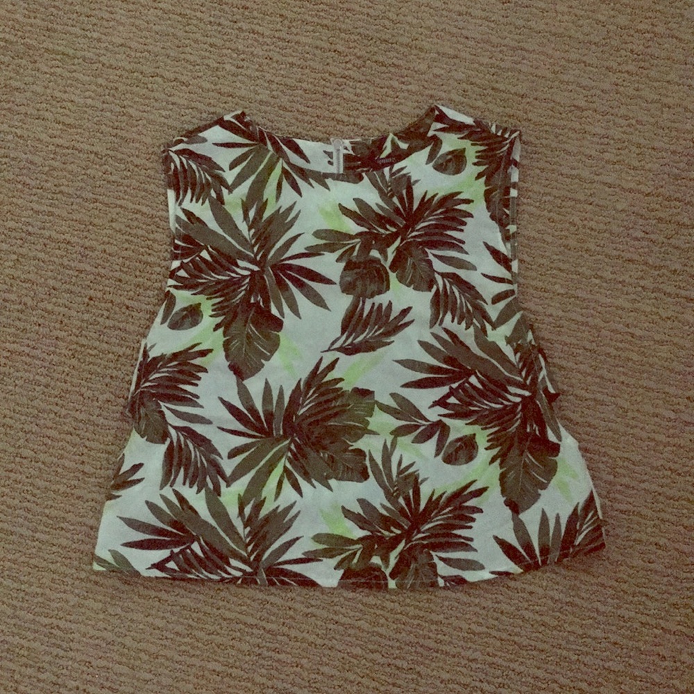🌴 Tropical Print Crop Top w/ Side Cut Outs 🌴